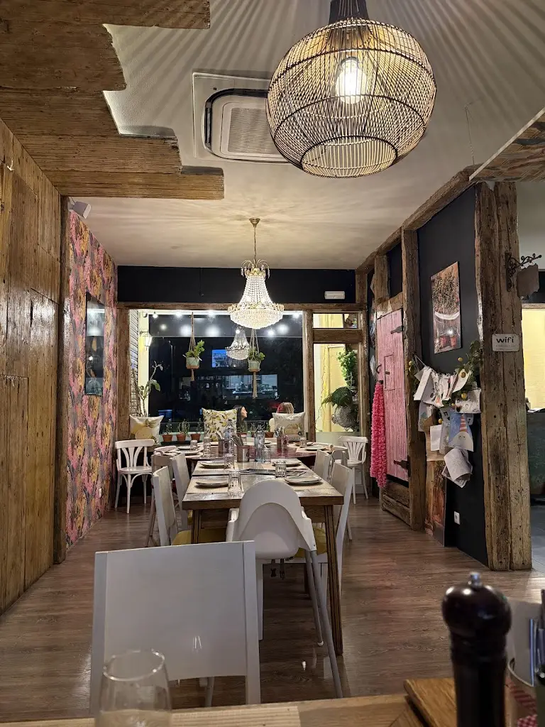 Cabana di Pomodoro restaurante en Venda do Pinheiro