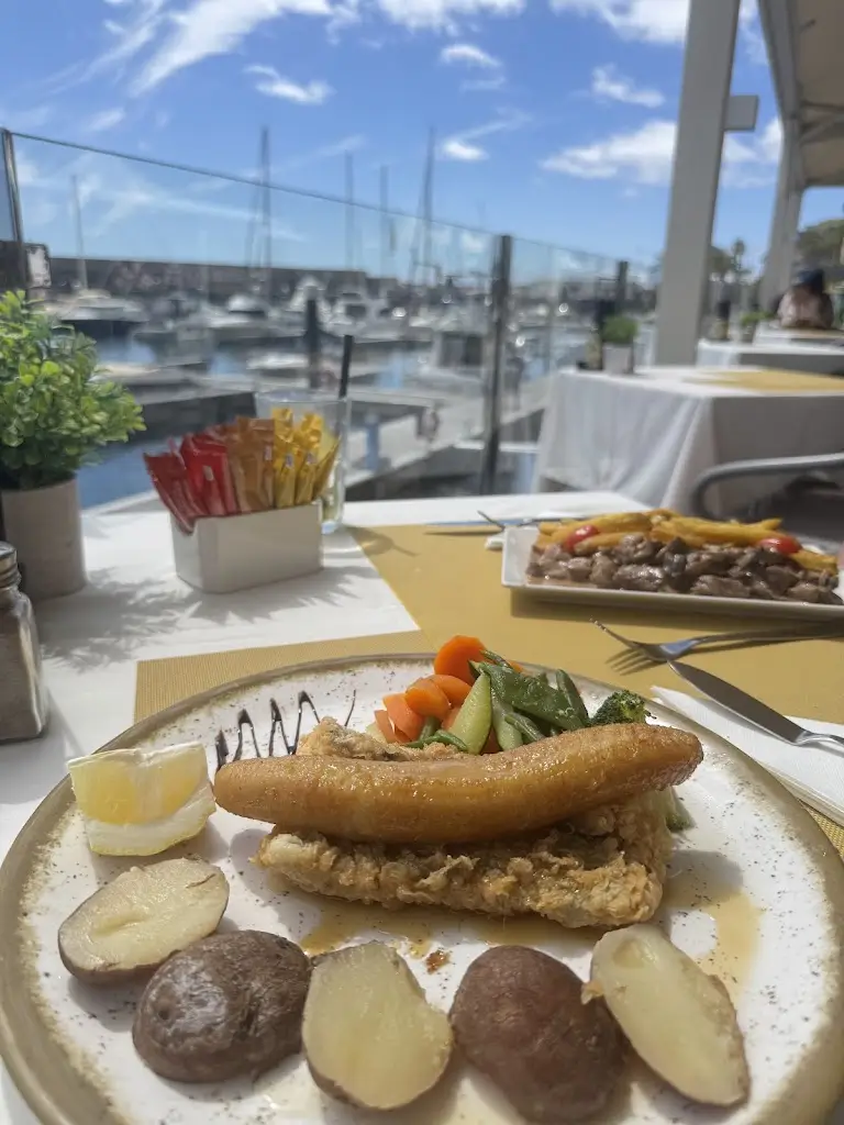 Maite Samyn_Essência do Atlântico_Estreito da Calheta_review