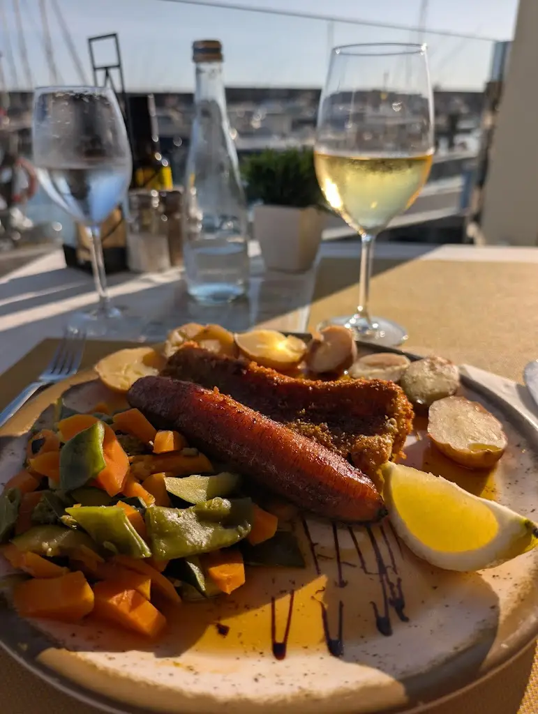 Nathalie Cloutier_Essência do Atlântico_Estreito da Calheta_review