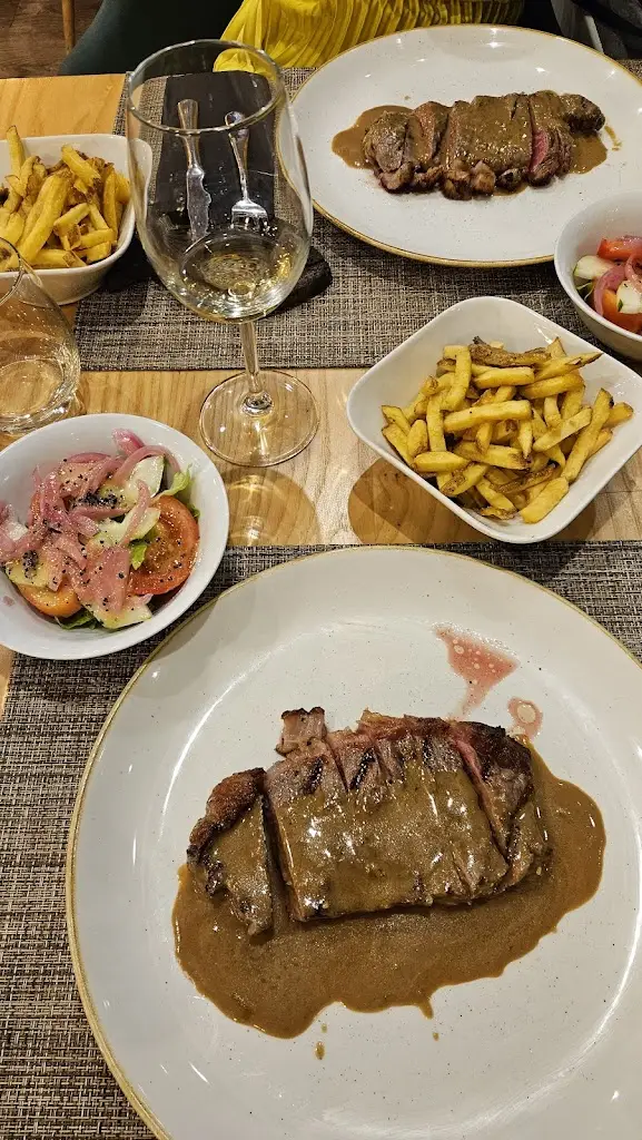 Marlon Bellina_Restaurante O Recante_Caniçal_reseña