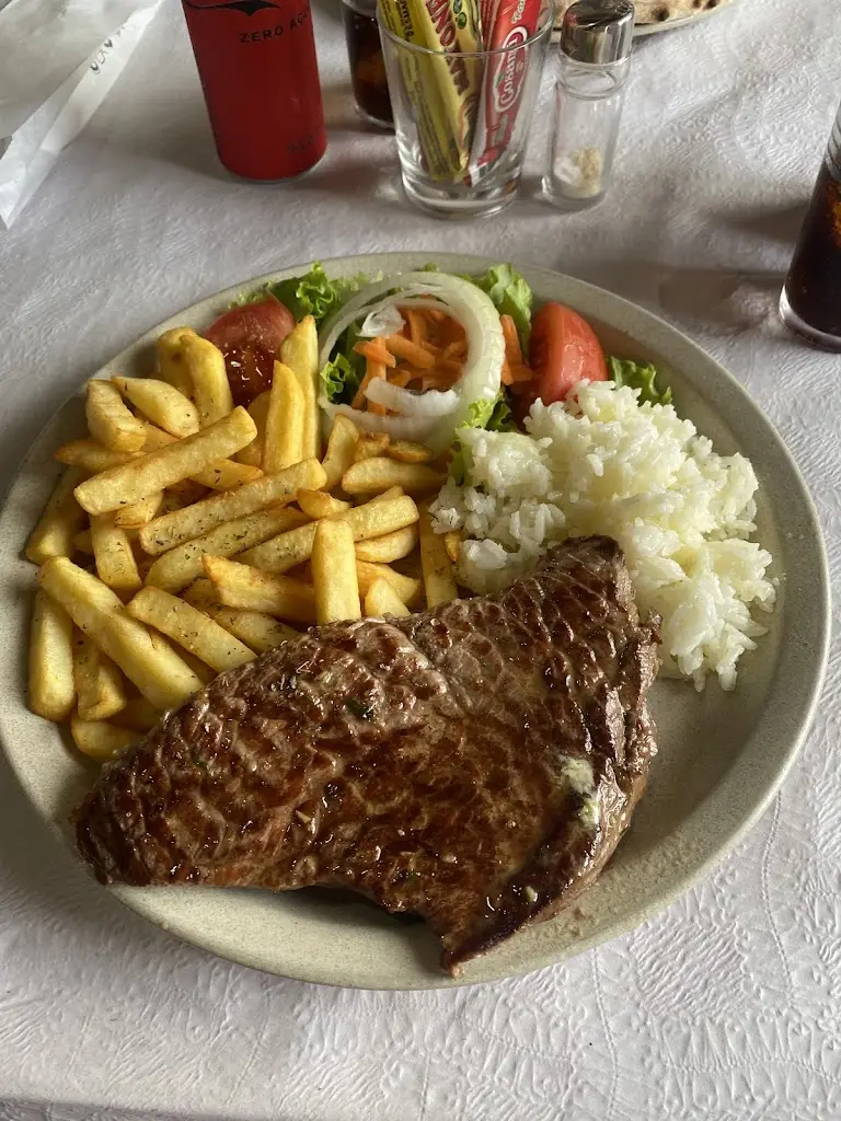 Patrícia Veličová_Âncora_Caniçal_review