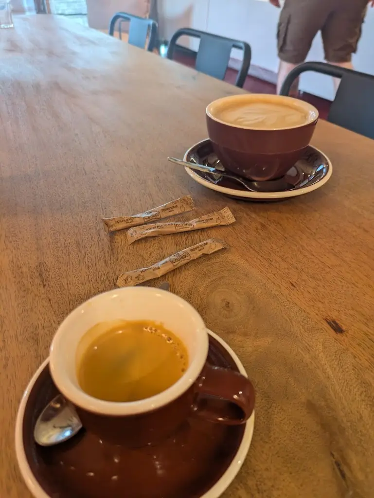 Toni Saxton_ODD LAB_Nossa Senhora do Monte_reseña