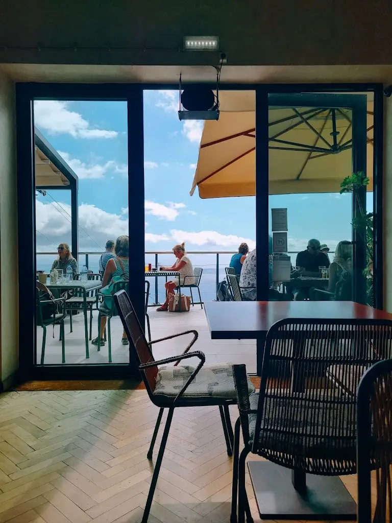 Land Food & Coffee_Nossa Senhora do Monte_slider_image_3