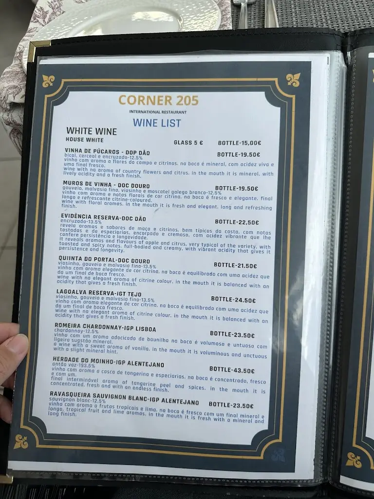 Menu_Corner205 International Restaurant_Funchal_immagine_4