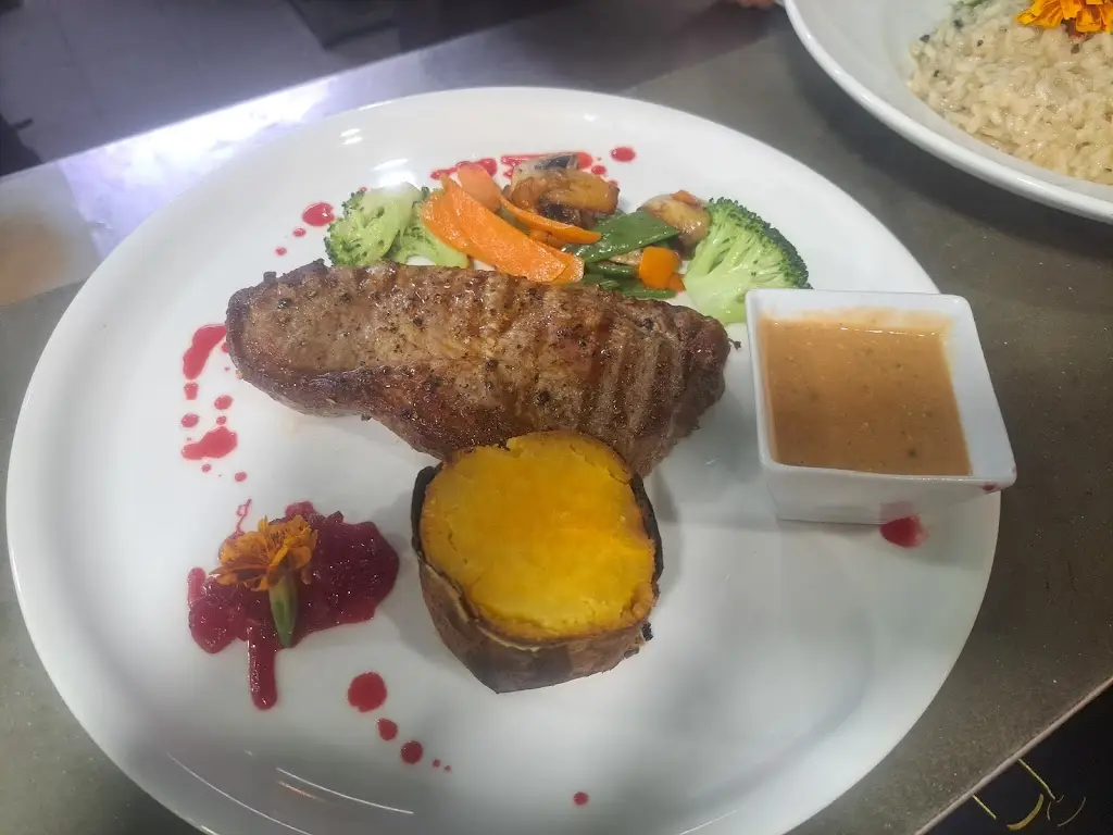 Menu_Corner205 International Restaurant_Funchal_immagine_9