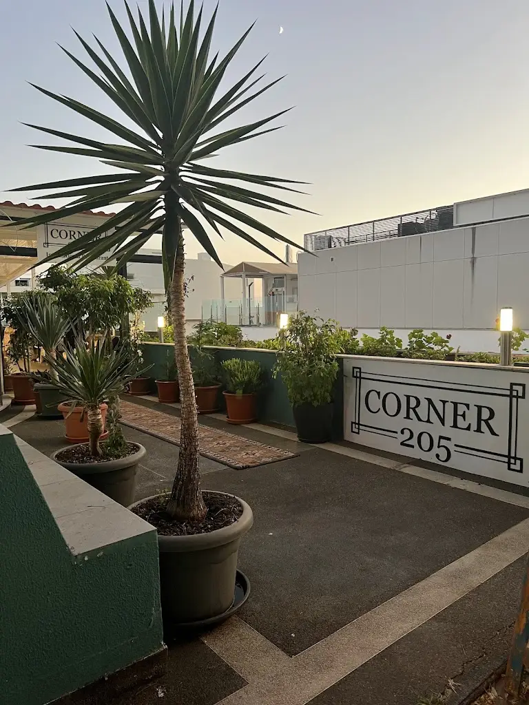 Deborah Holland_Corner205 International Restaurant_Funchal_recensione