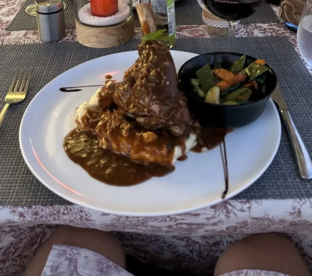 Dawn Diedrich_Corner205 International Restaurant_Funchal_recensione