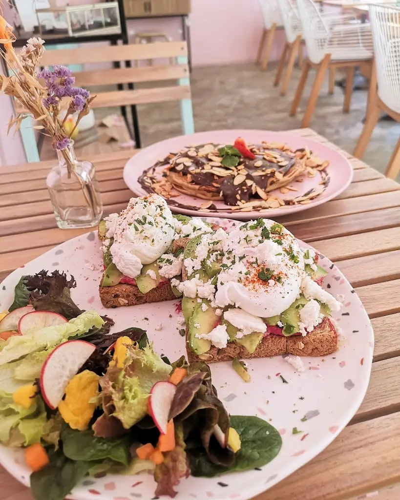 Menu_Mya Petit Café brunch restaurant_Funchal_immagine_5