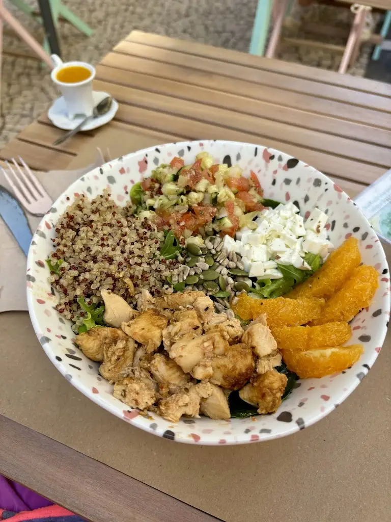 Menu_Mya Petit Café brunch restaurant_Funchal_immagine_9