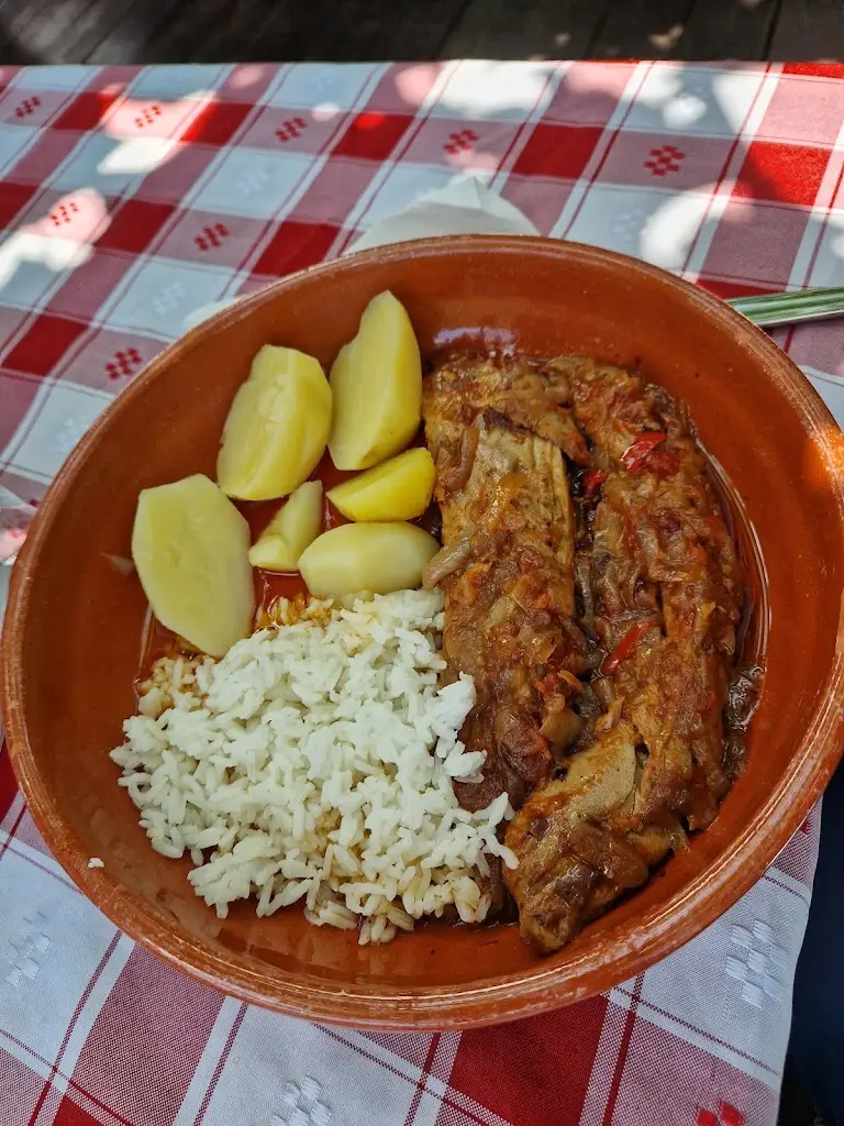 Amélie S_Café Calhetense / Calhetense Beach Bar_Calheta de São Jorge_reseña