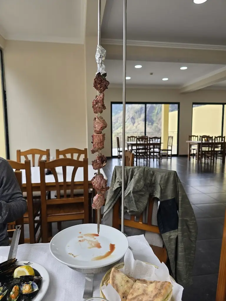 Victor Pan_La Perla Restaurante | Bar_Curral das Freiras_reseña