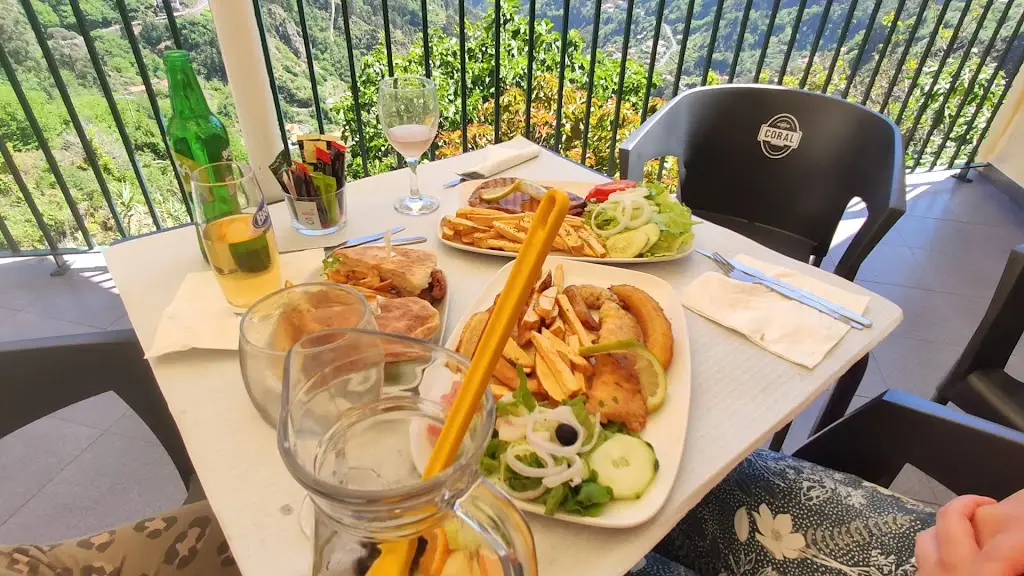 La Perla Restaurante | Bar_Curral das Freiras_slider_image_2