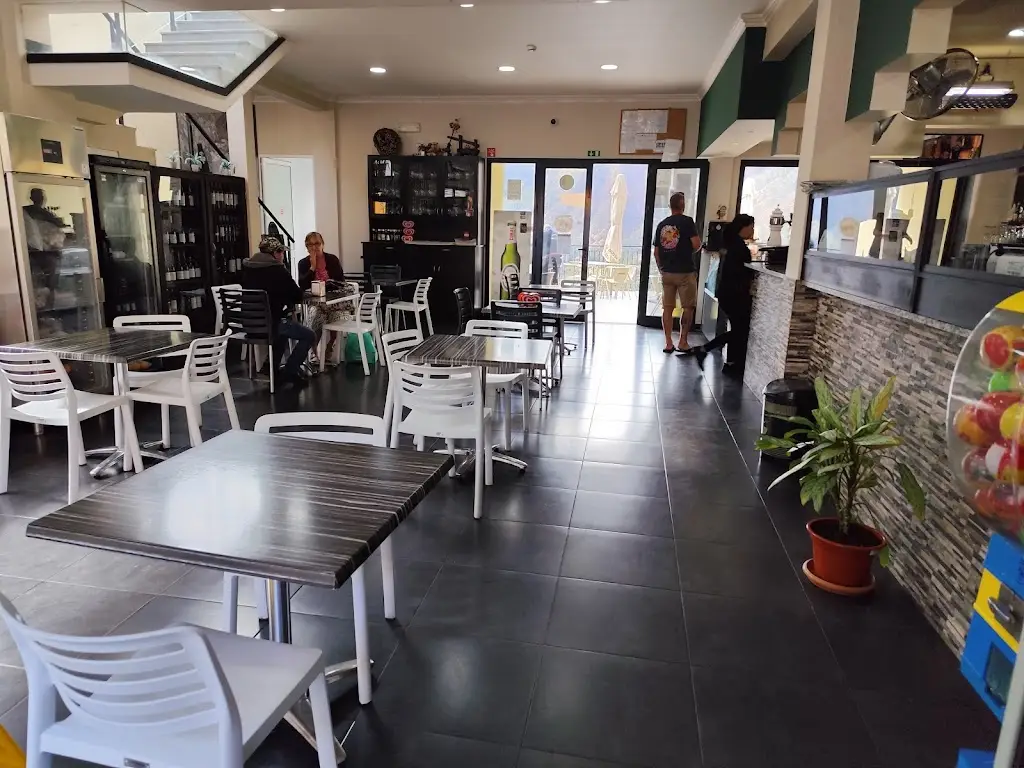 La Perla Restaurante | Bar_Curral das Freiras_slider_image_3