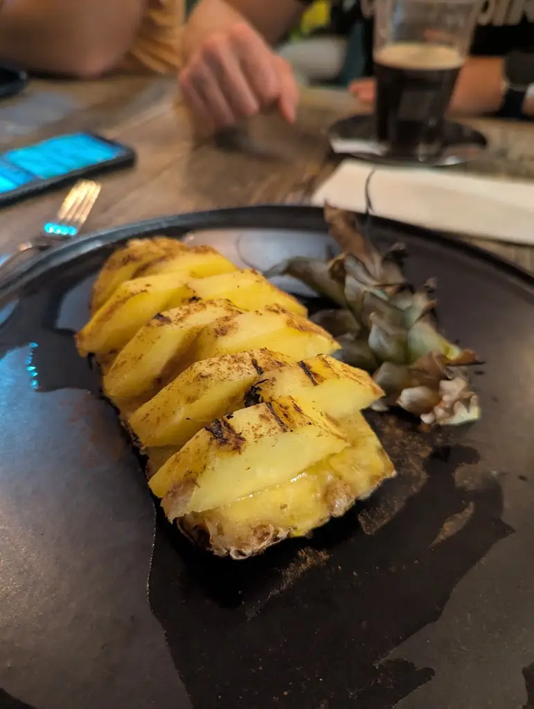 Lee Robertson-Young_Steak & Sun_Ponta do Sol_recensione