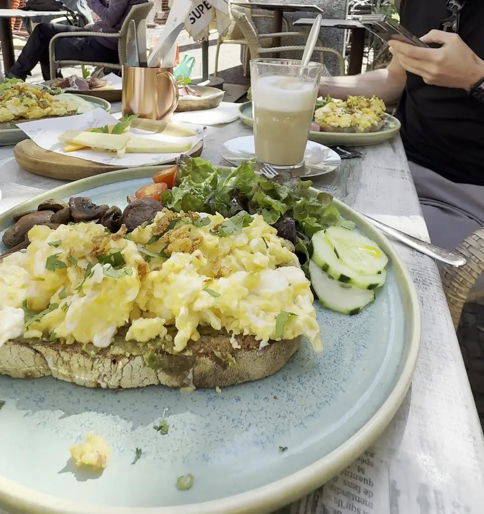 Mauli Dooley_The Old Pharmacy_Ponta do Sol_review