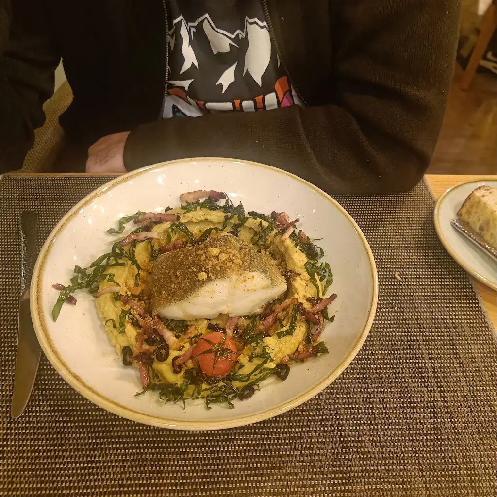 Diego Russo_Laranjinha_Caniço_reseña