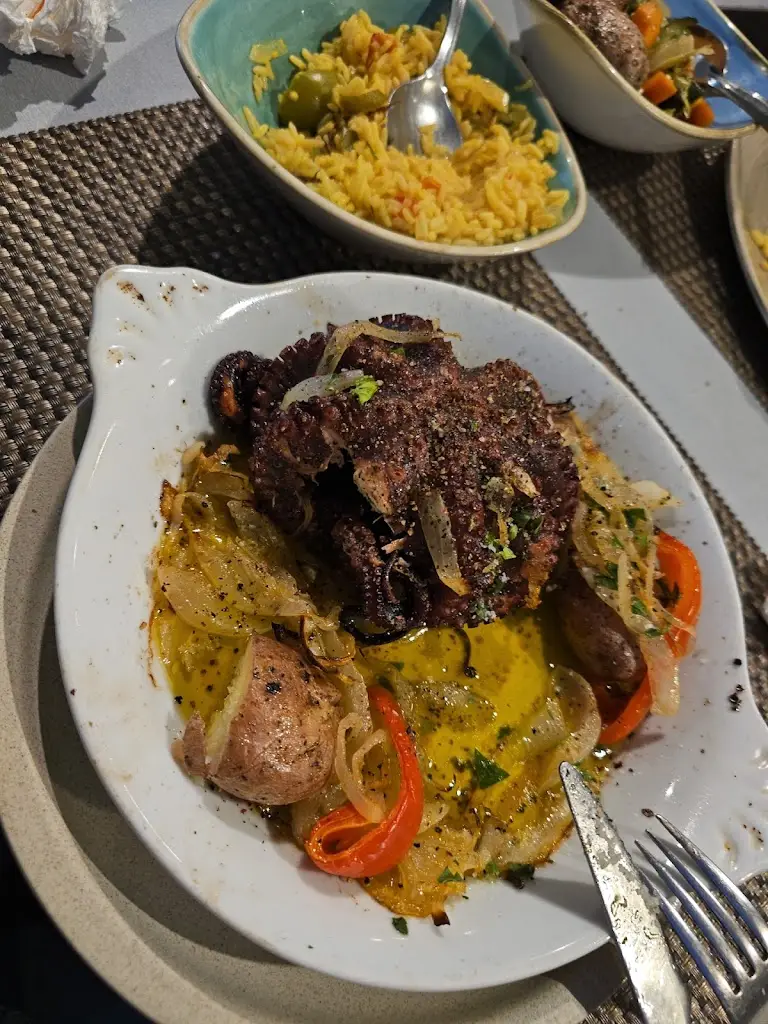 Andrei Cezar Stanculescu_A Traineira_Caniço_recensione