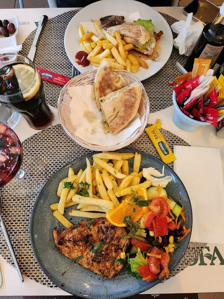 Vivien Lidzbarska_Munchies Snack-Bar e Restaurante_Caniço_review