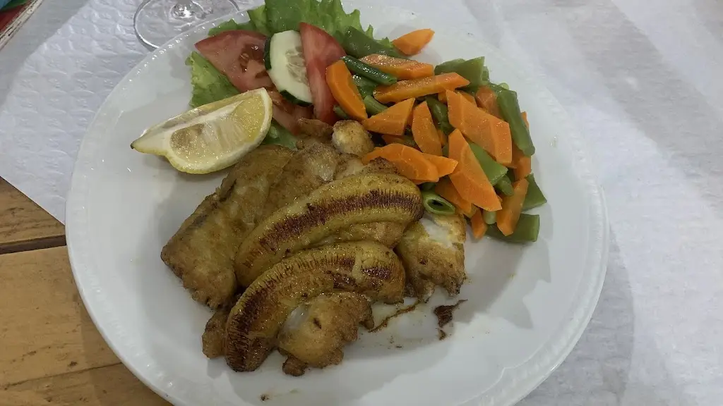 Susann Erkmann_Adega do Paraíso_Camacha_review