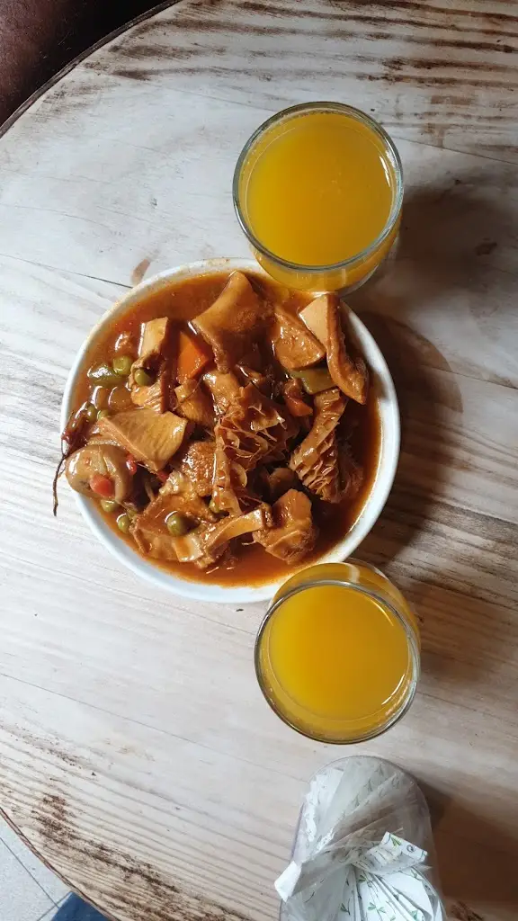 Ivonne de Gouveia_Ponte de Pau - Snack Bar and Restaurant_Camacha_reseña