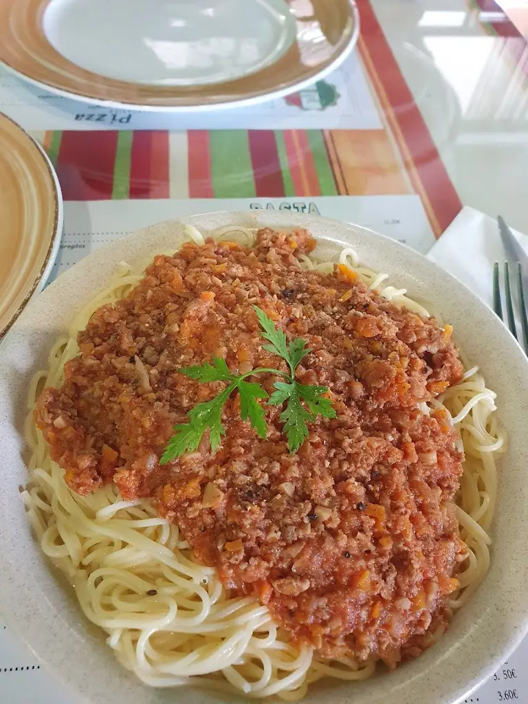 Sunge Sabs_Cosi Scoozi_Camacha_review