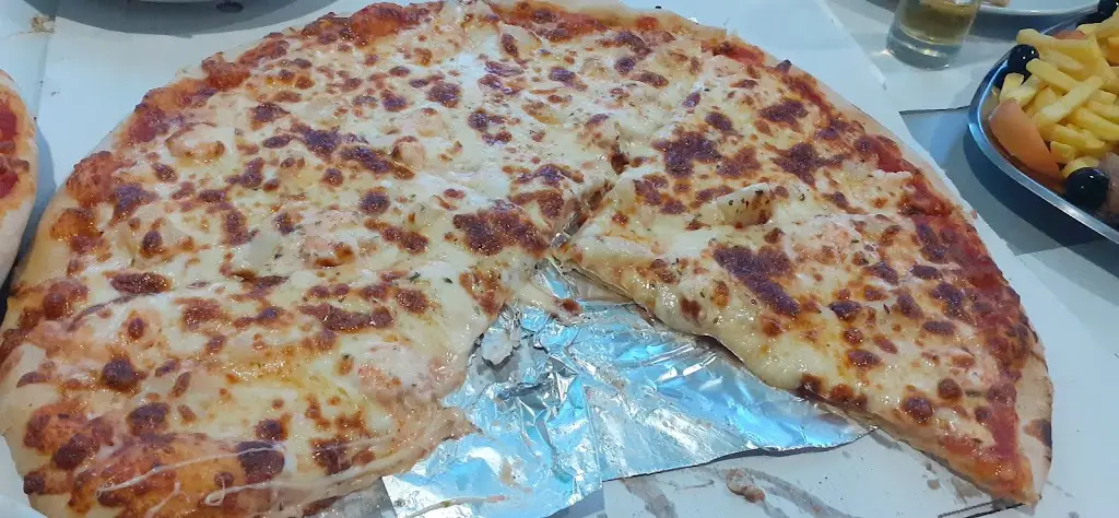 Sónia Gonçalves_Snack-bar e Pizzaria CASA NOSTRA_Camacha_Bewertung