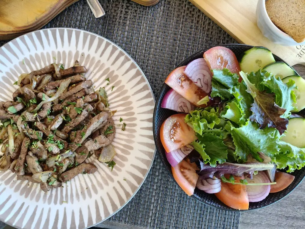 nef besi_Levada dos Tornos Restaurante_Camacha_review