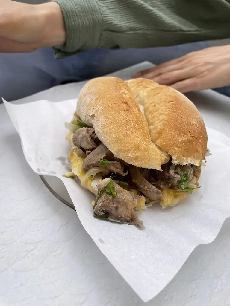 Bihi Zoltán_Snack Bar Fragateira_Porto da Cruz_recensione