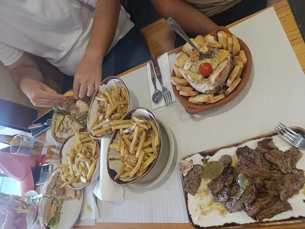 Antonia Hrimiuc_Adega Moniz_Porto da Cruz_review