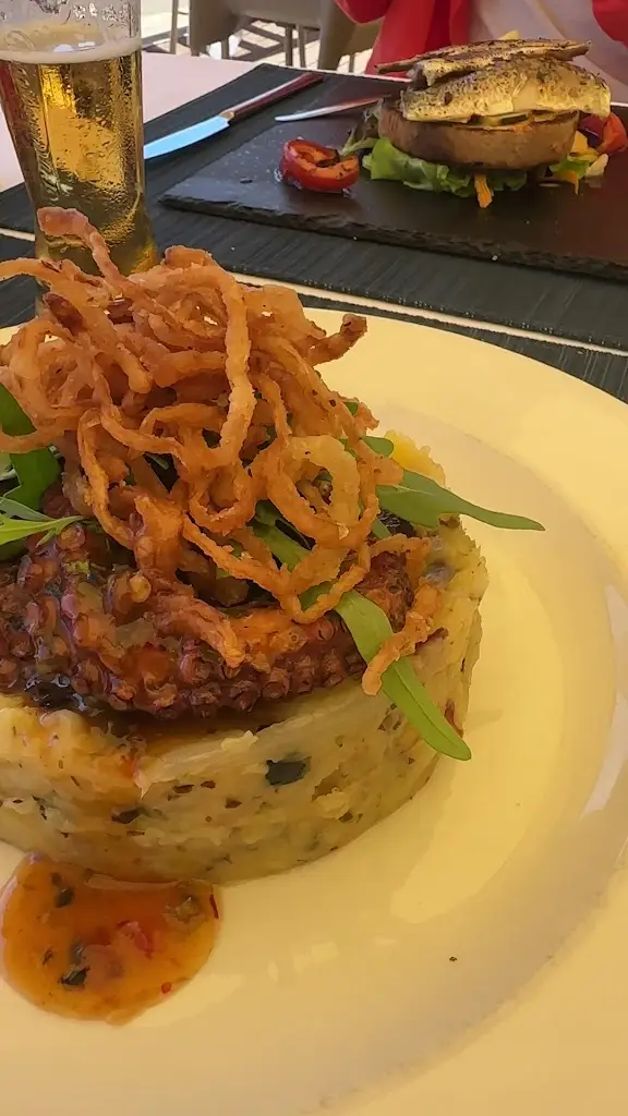 Artem M_Baía do Bago_Porto da Cruz_review