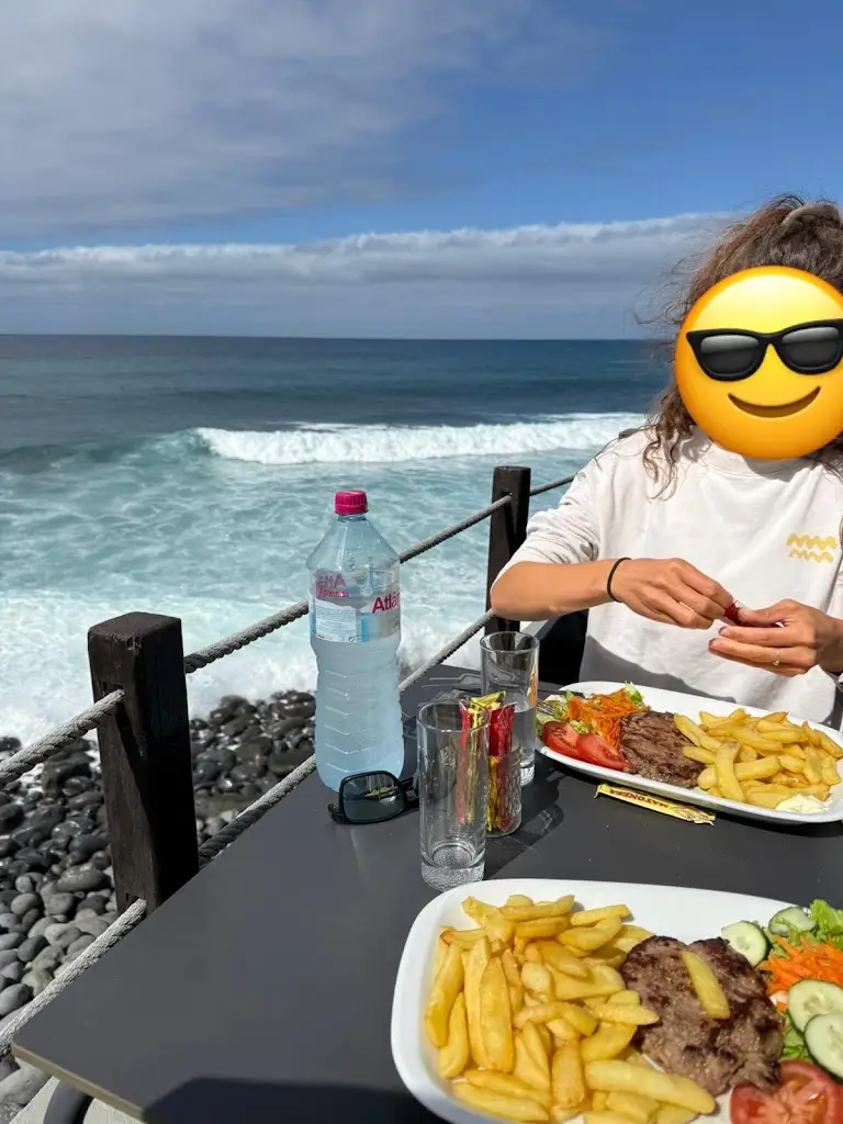 Laurent Huber_Quebramar rotating restaurant_São Vicente_recensione