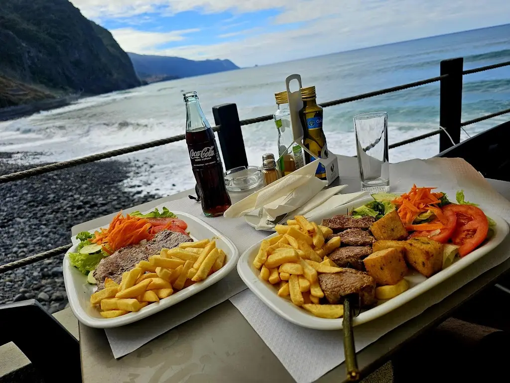 F.M_Quebramar rotating restaurant_São Vicente_recensione