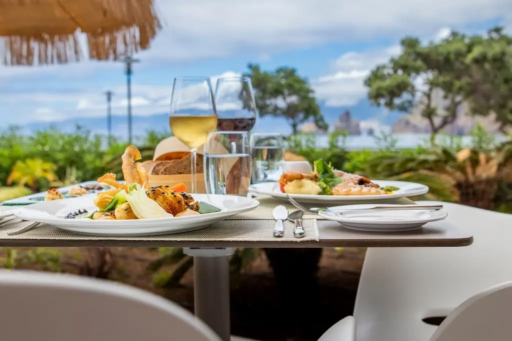 Lapa Bay_Porto Moniz_slider_image_3