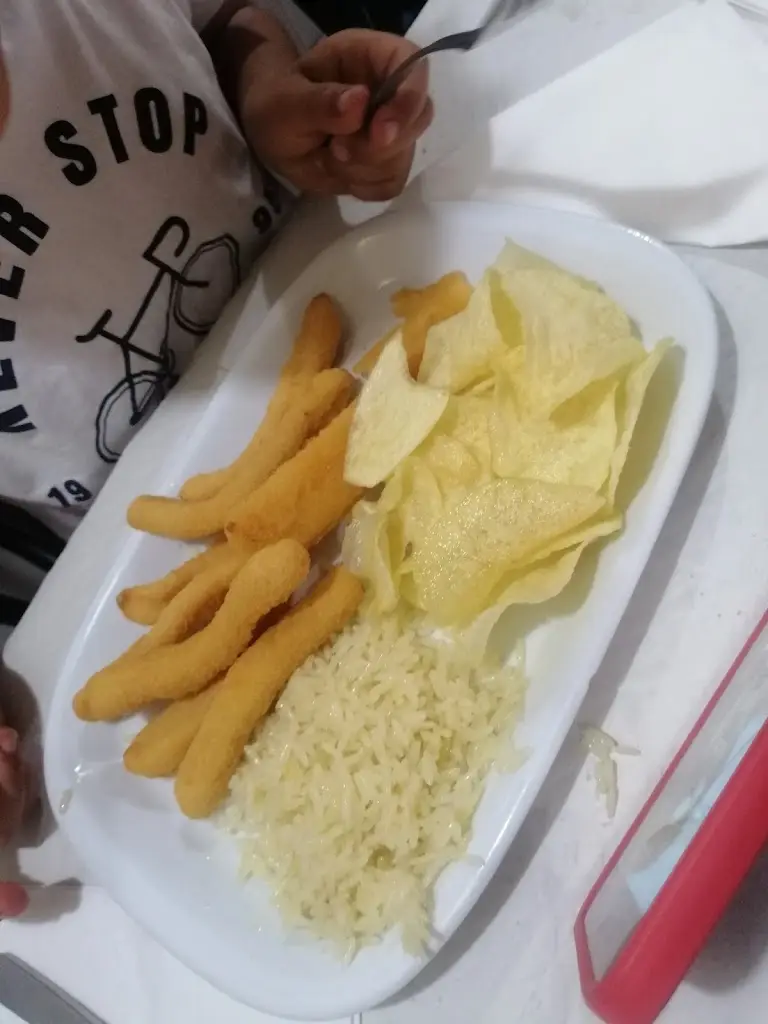 João Fernando Grossinho_Snack-Bar Avenida_Alter do Chão_recensione