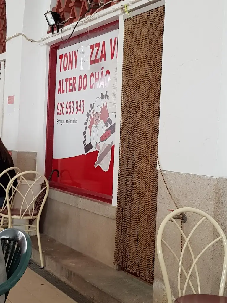 Pedro Miguel_Restaurante Tony Pizza_Alter do Chão_recensione