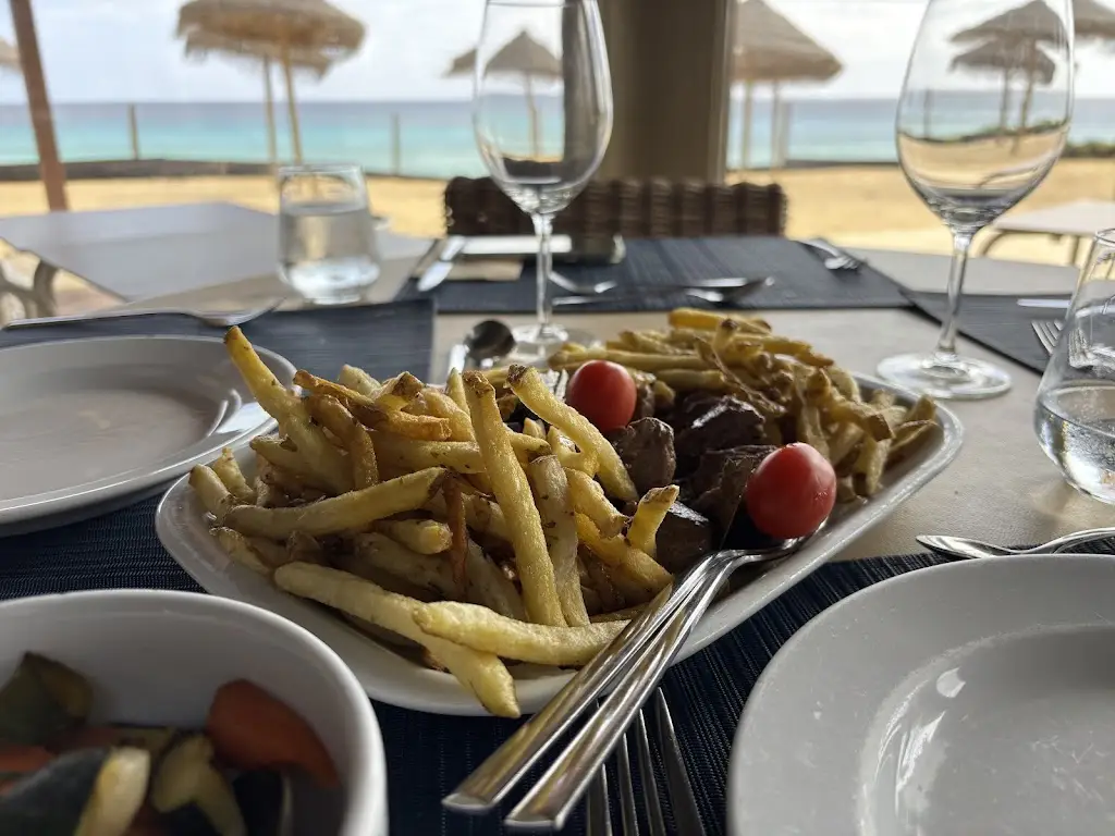 Christy Lawrence_Pé na Água Restaurante & Beach Bar_Porto Santo_recensione