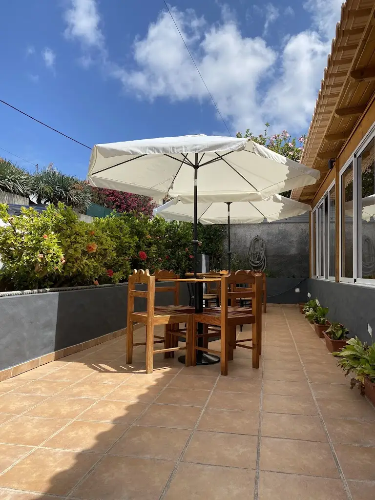 Caravela Sports Bar_Porto Santo_slider_image_3