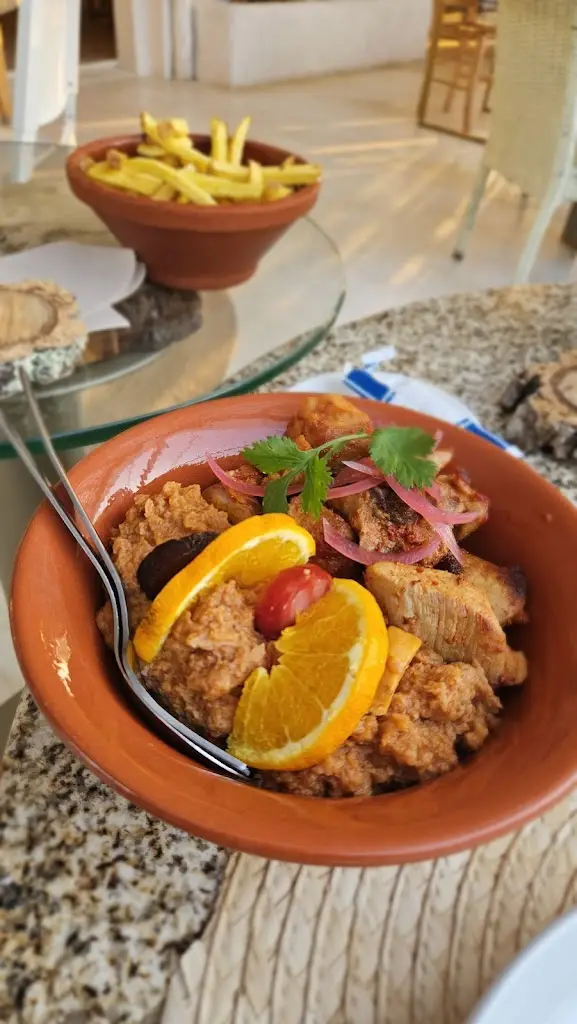 Elioenai Reyes_Montes de Argila_Montargil_review