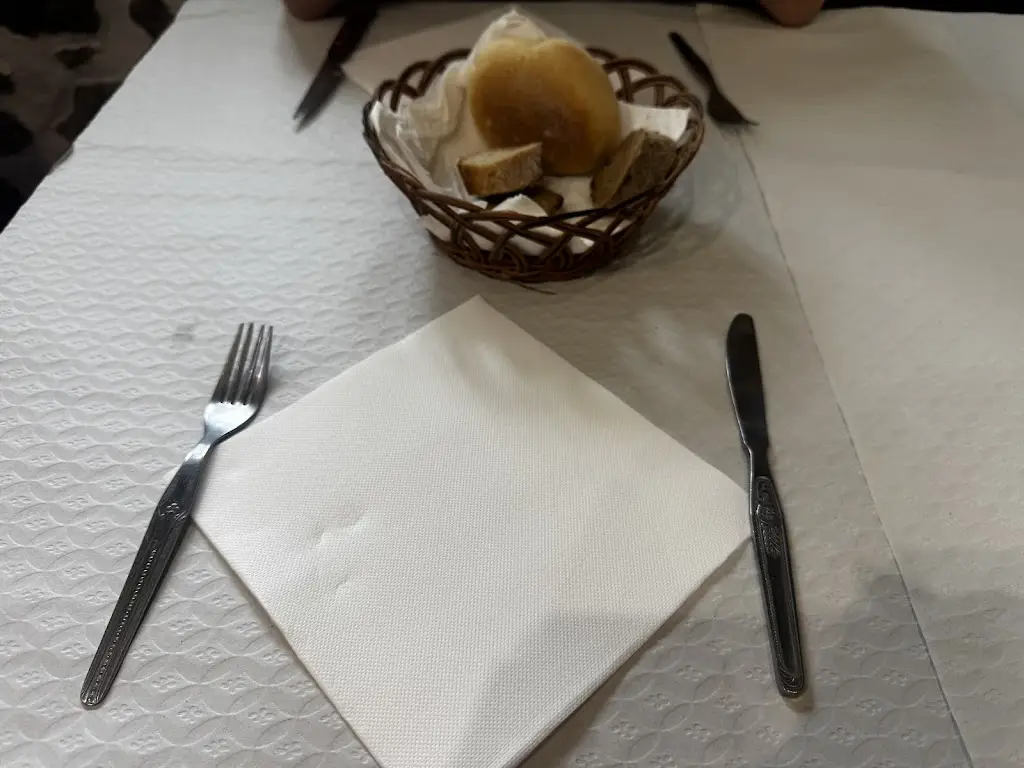 María Dolores Rey Rodríguez (Loli)_Restaurante Gruta do Fado_Amorim_recensione