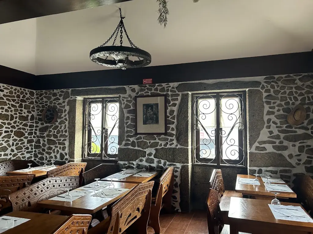 Restaurante Gruta do Fado_Amorim_slider_image_1