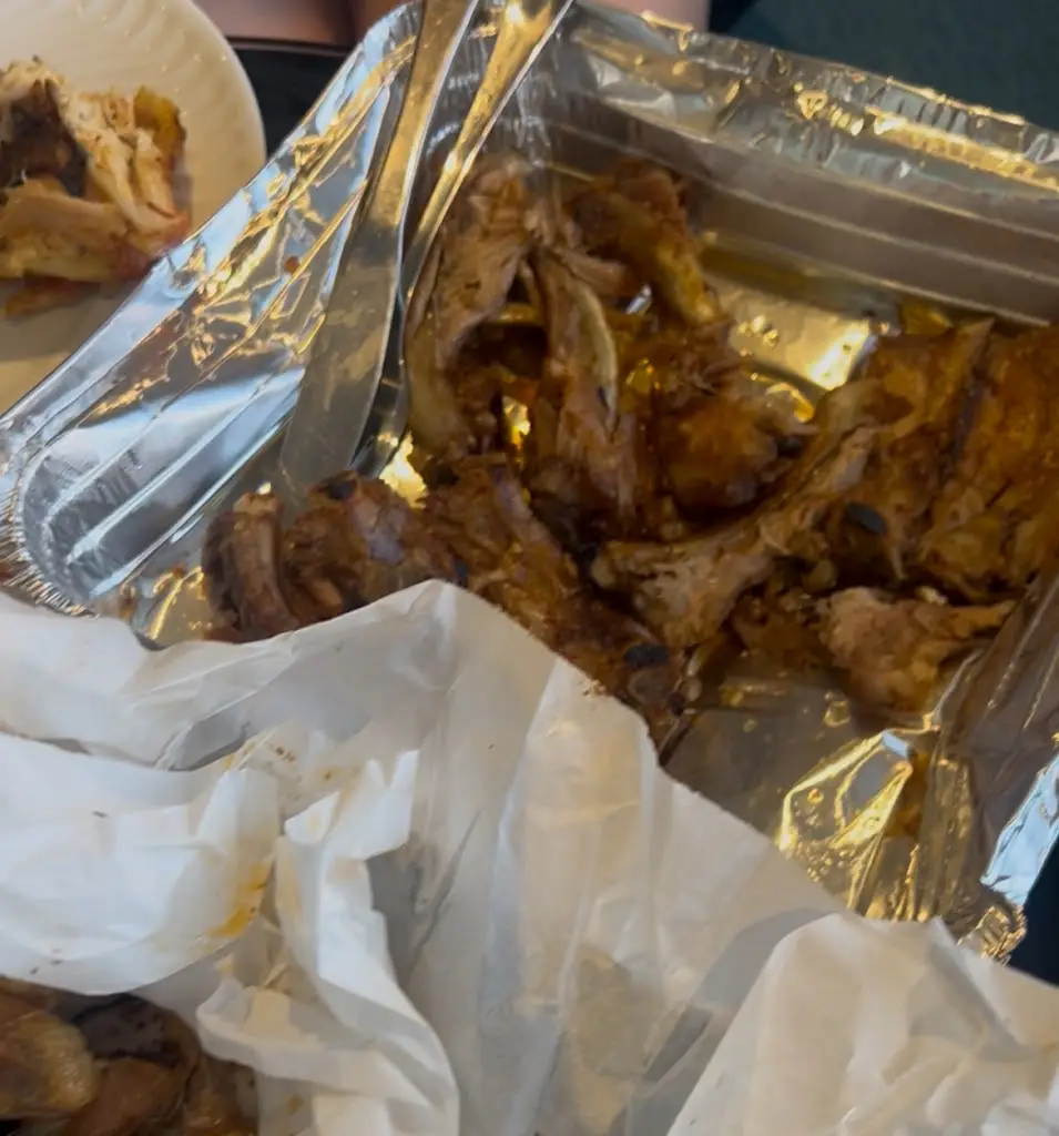 Julia Marie Perkins_Casa dos Frangos_Argivai_reseña