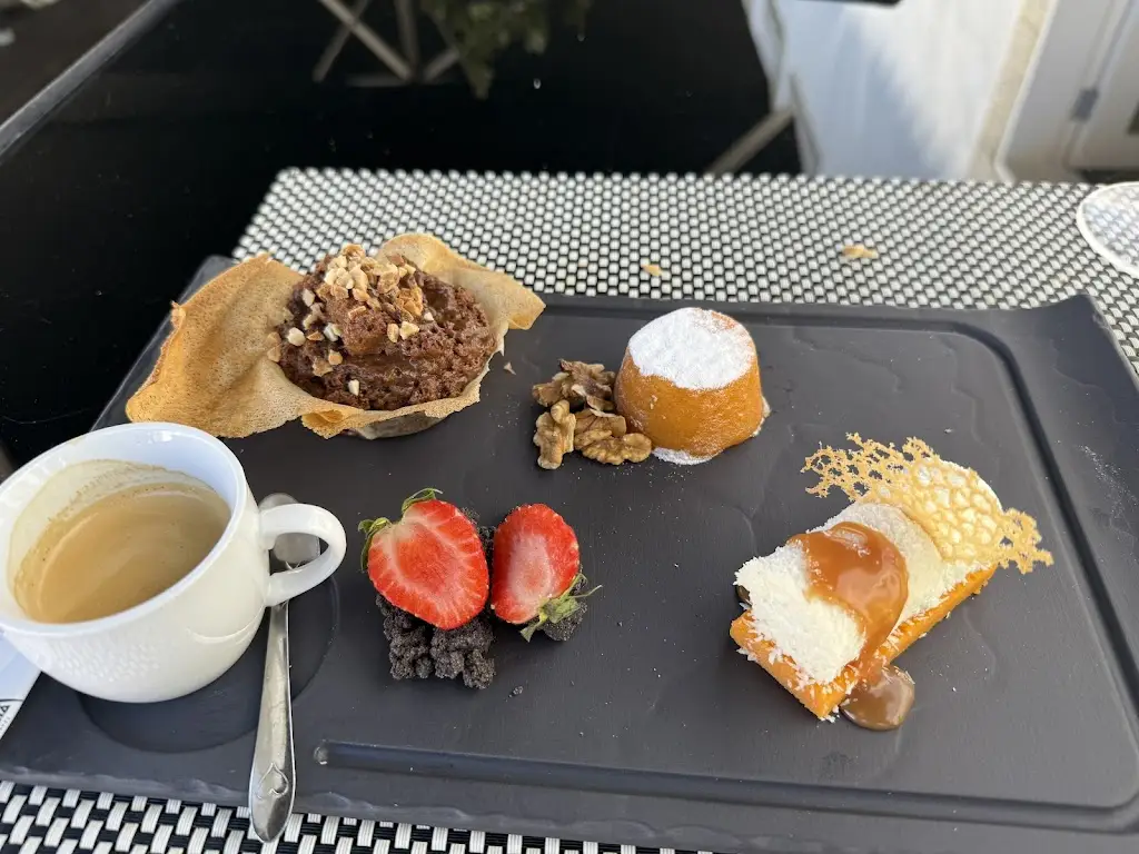 Vinoth Radha_éLeBê Póvoa_Argivai_recensione