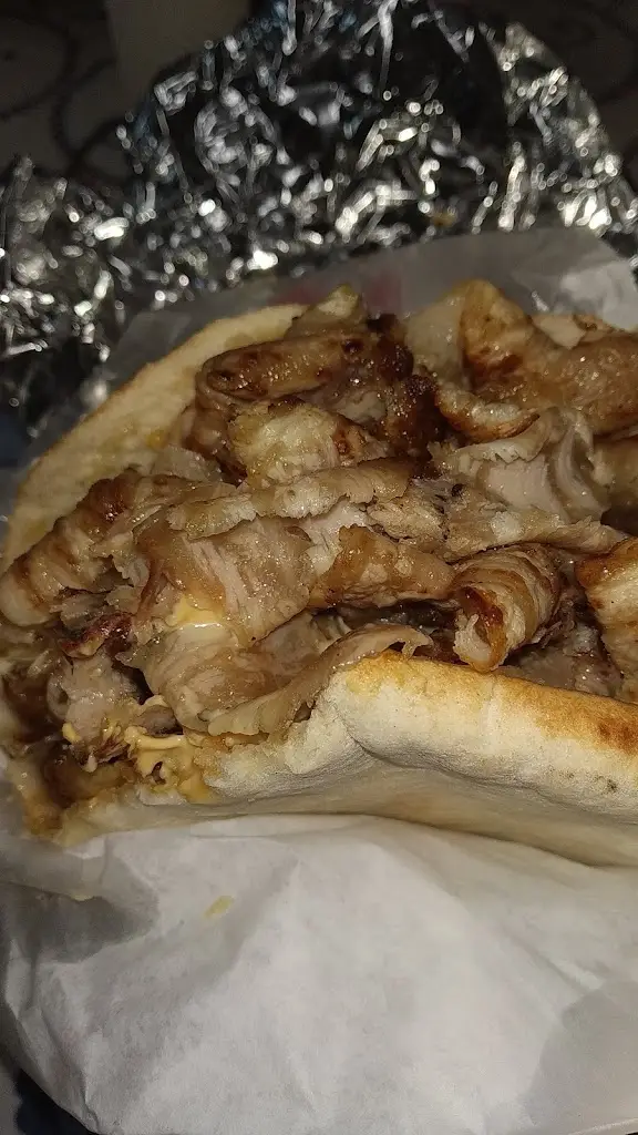 Nuno Castro_Roulote Fora d'Horas_Alpendurada_recensione