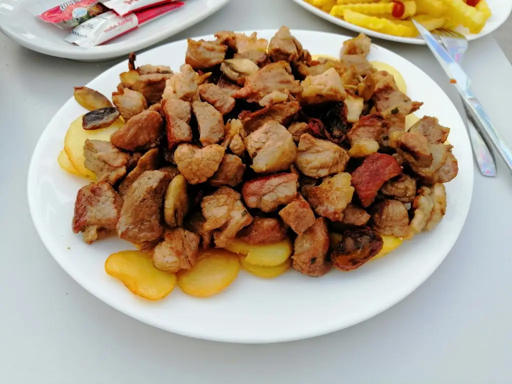 Jonathan_Pirolito CV - Wine & Tapas_Castelo de Vide_recensione