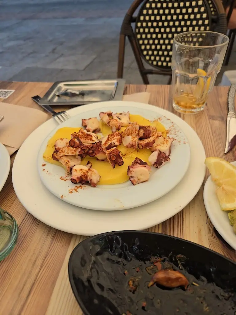 António Simões_Dois Marias_Castelo de Vide_Bewertung