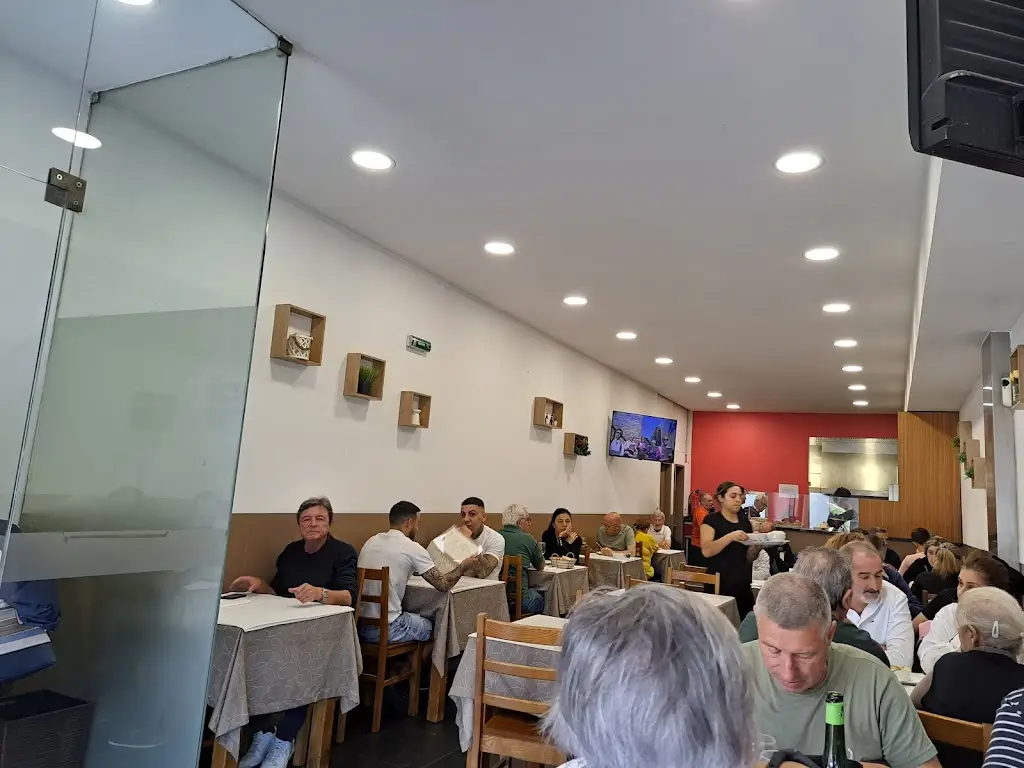 Churrasqueira Manjar restaurant in Águas Santas