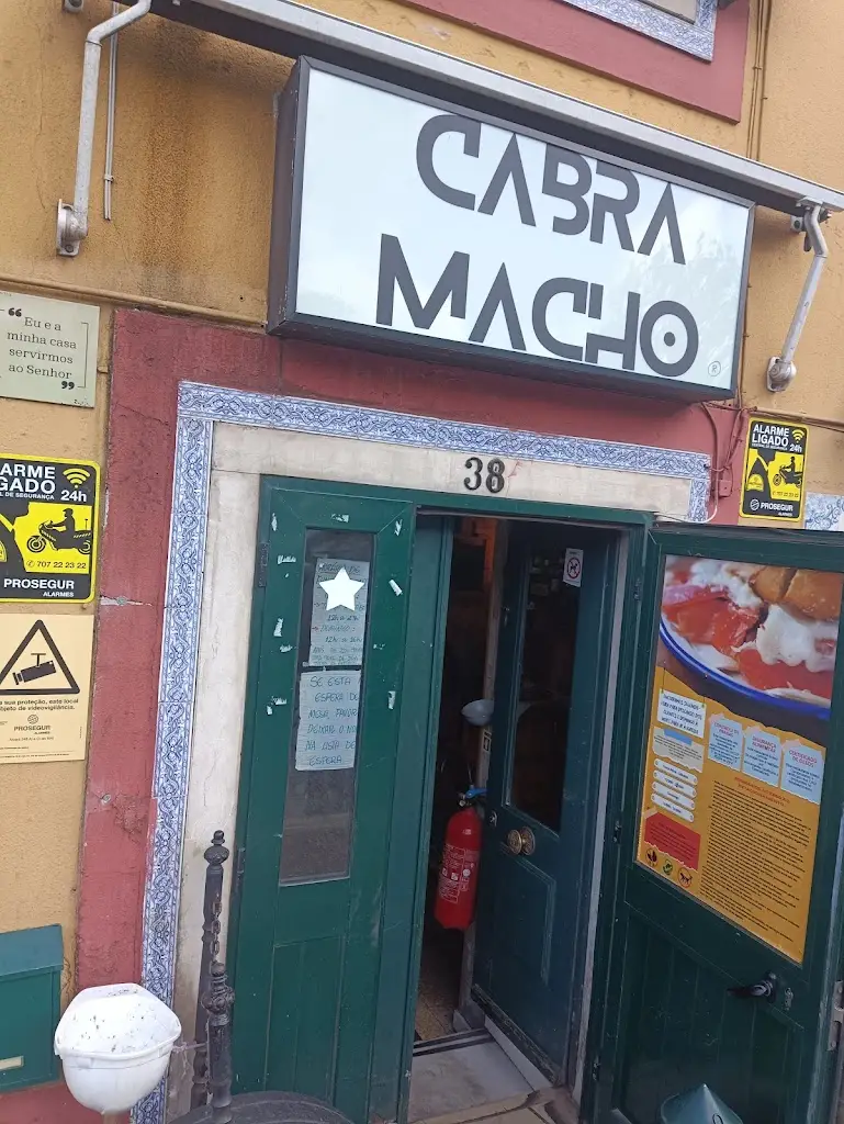 Cabra macho Rio Tinto_Baguim do Monte_slider_image_1