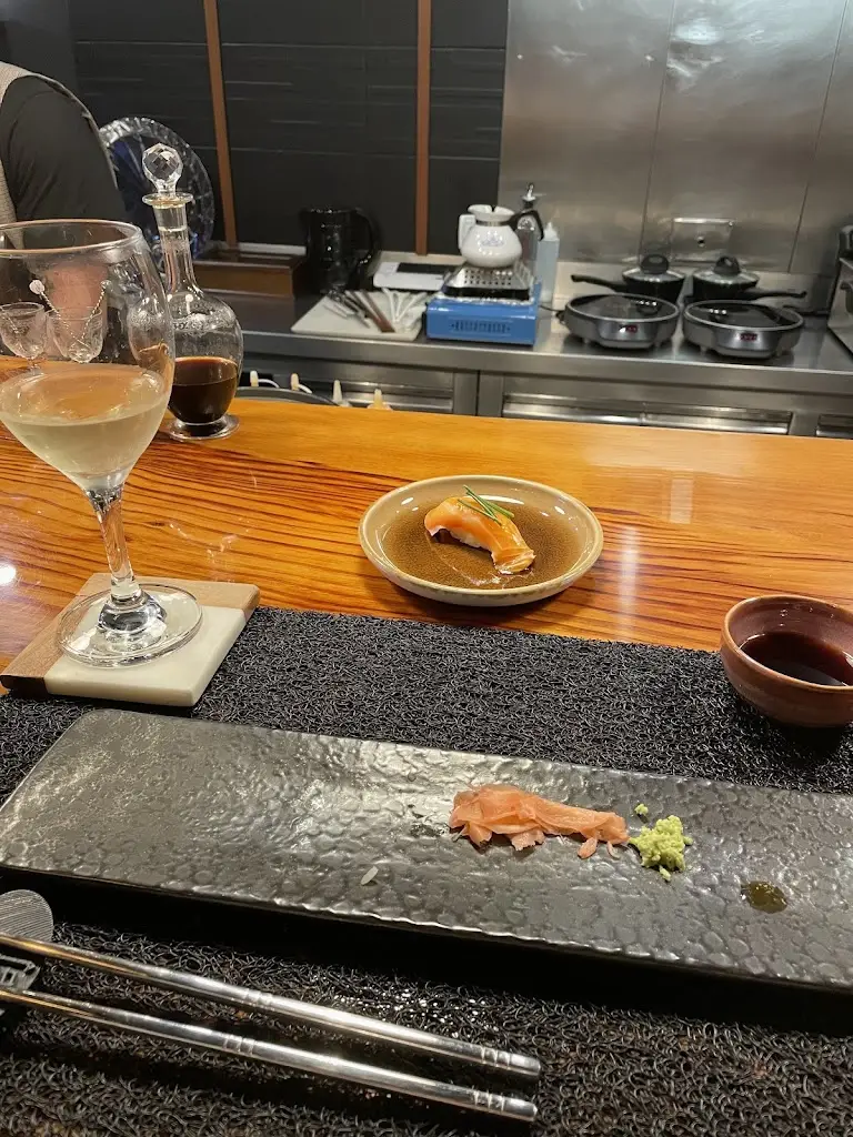 Brianna Guzman_CruSushiBar_Canidelo_reseña