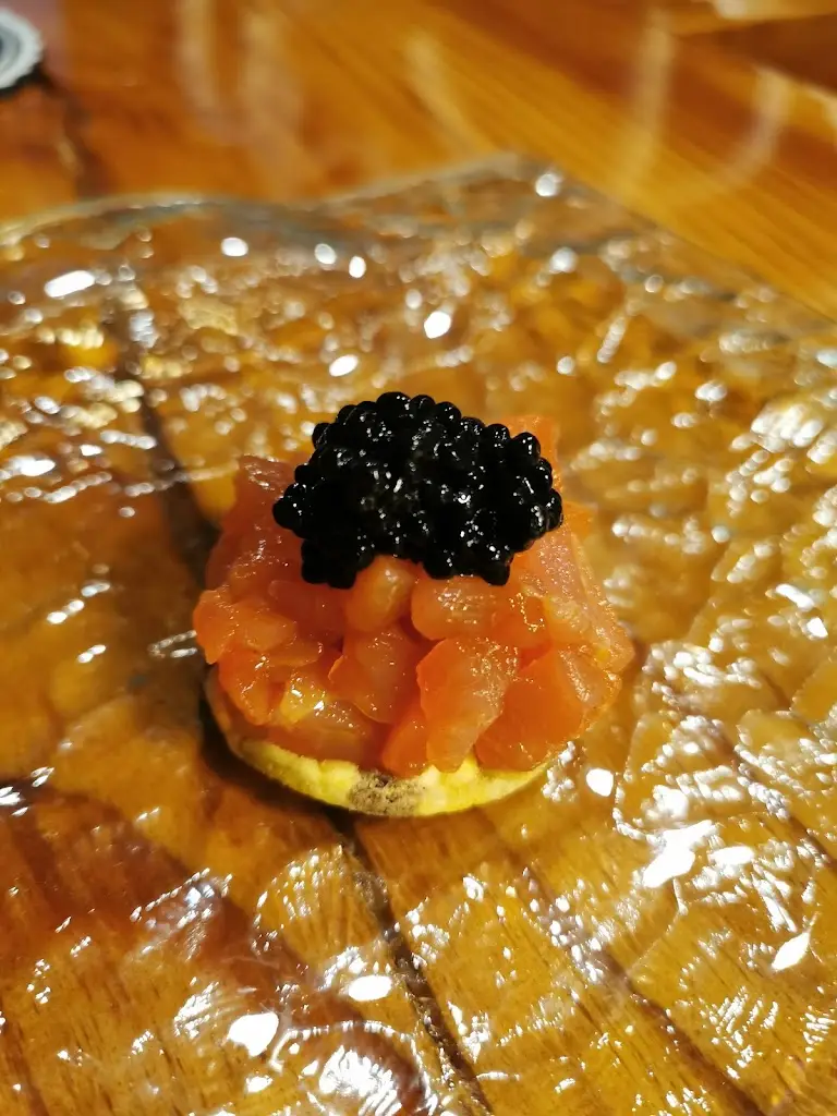 Jonah Rathmer_CruSushiBar_Canidelo_reseña