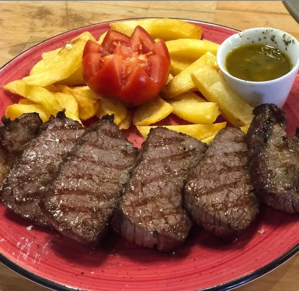 Elsa Teixeira_Churrasqueira do parque de Canidelo_Canidelo_recensione